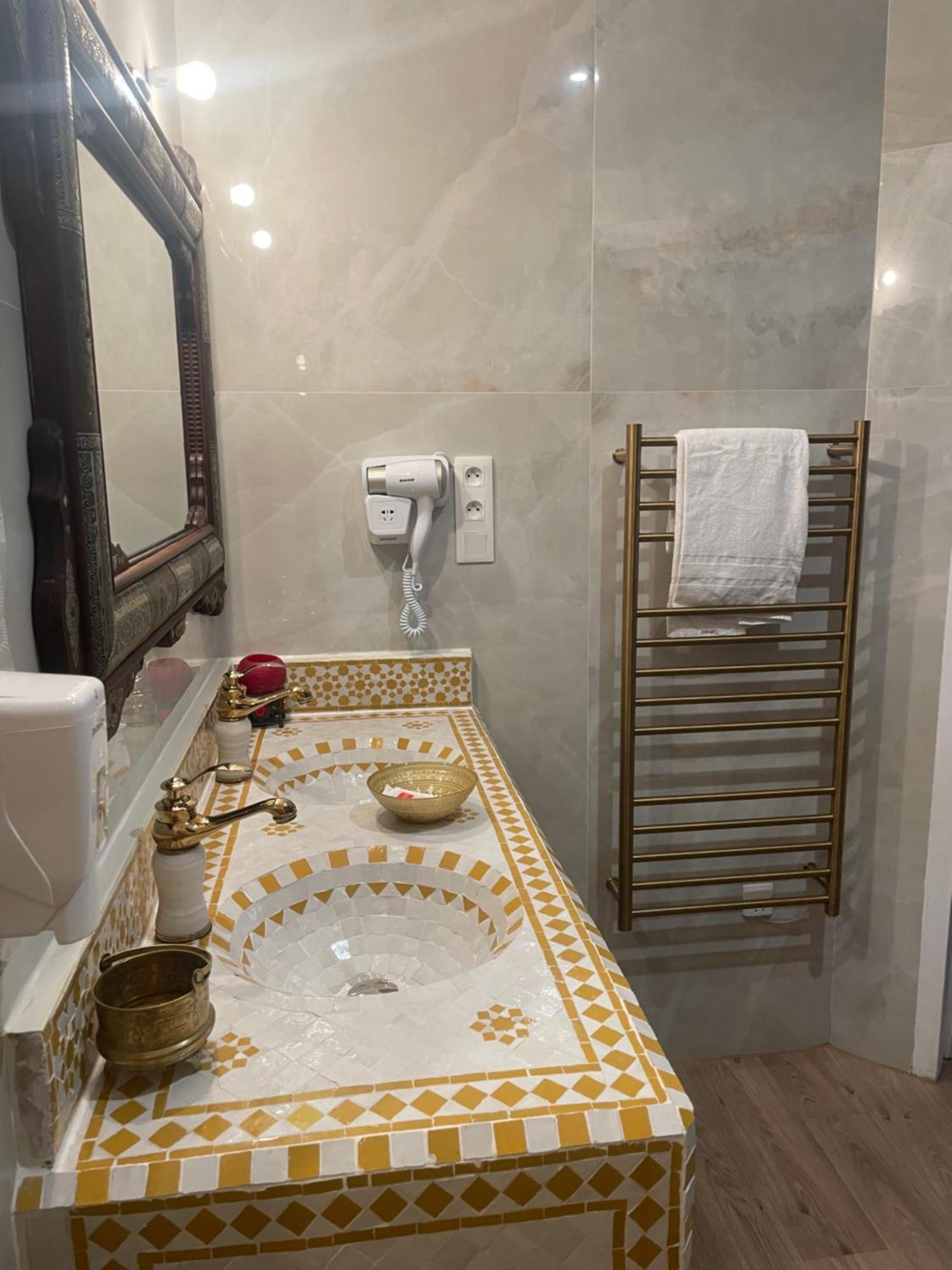 Suite Orientale Maison de L'église du Couvent Narbona Esterno foto
