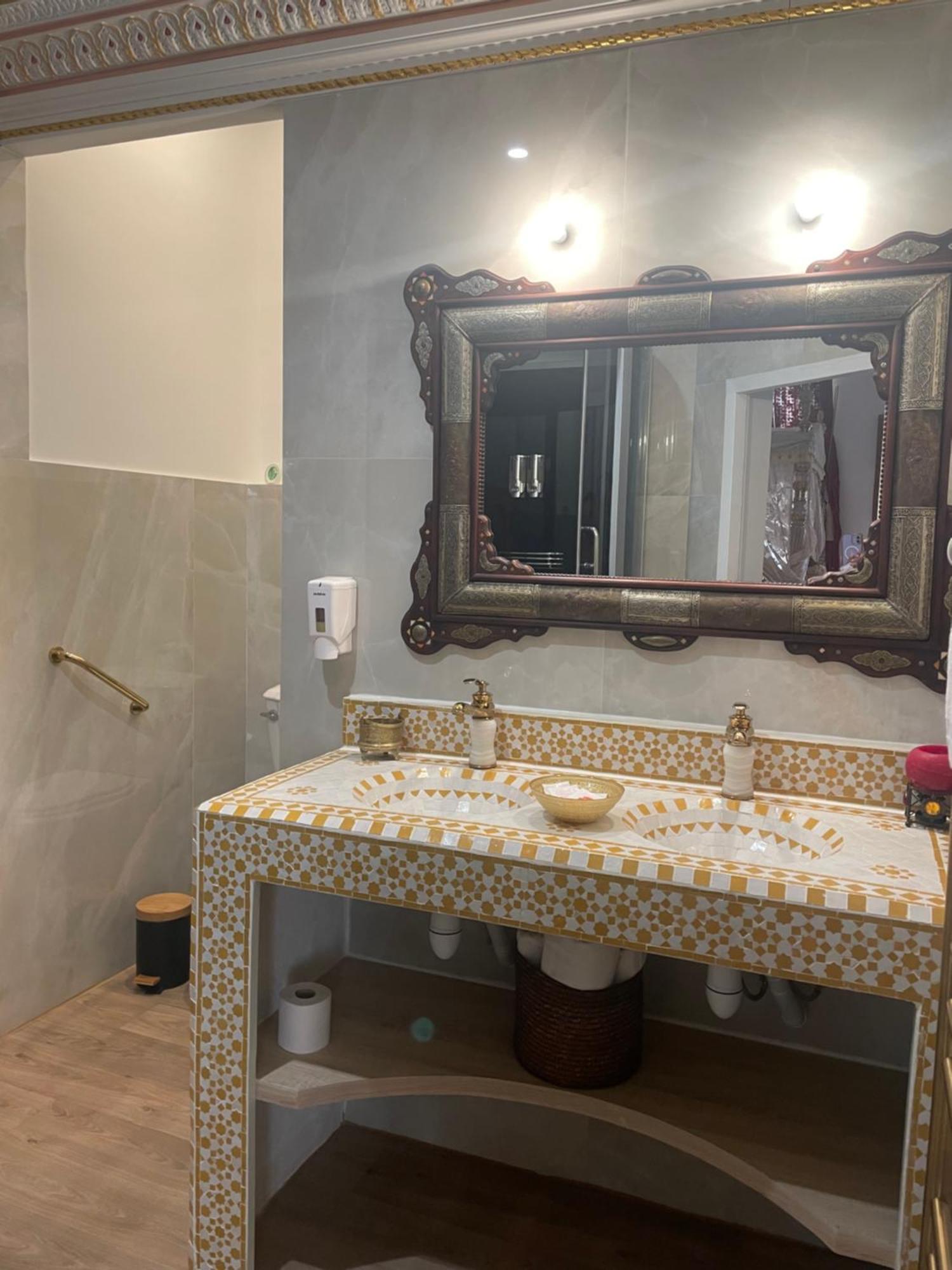 Suite Orientale Maison de L'église du Couvent Narbona Esterno foto